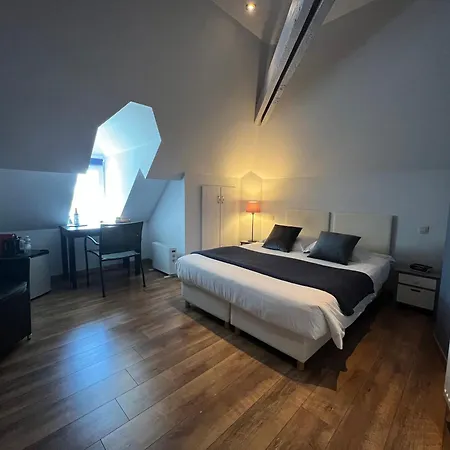 Fleur De Lys Hotel